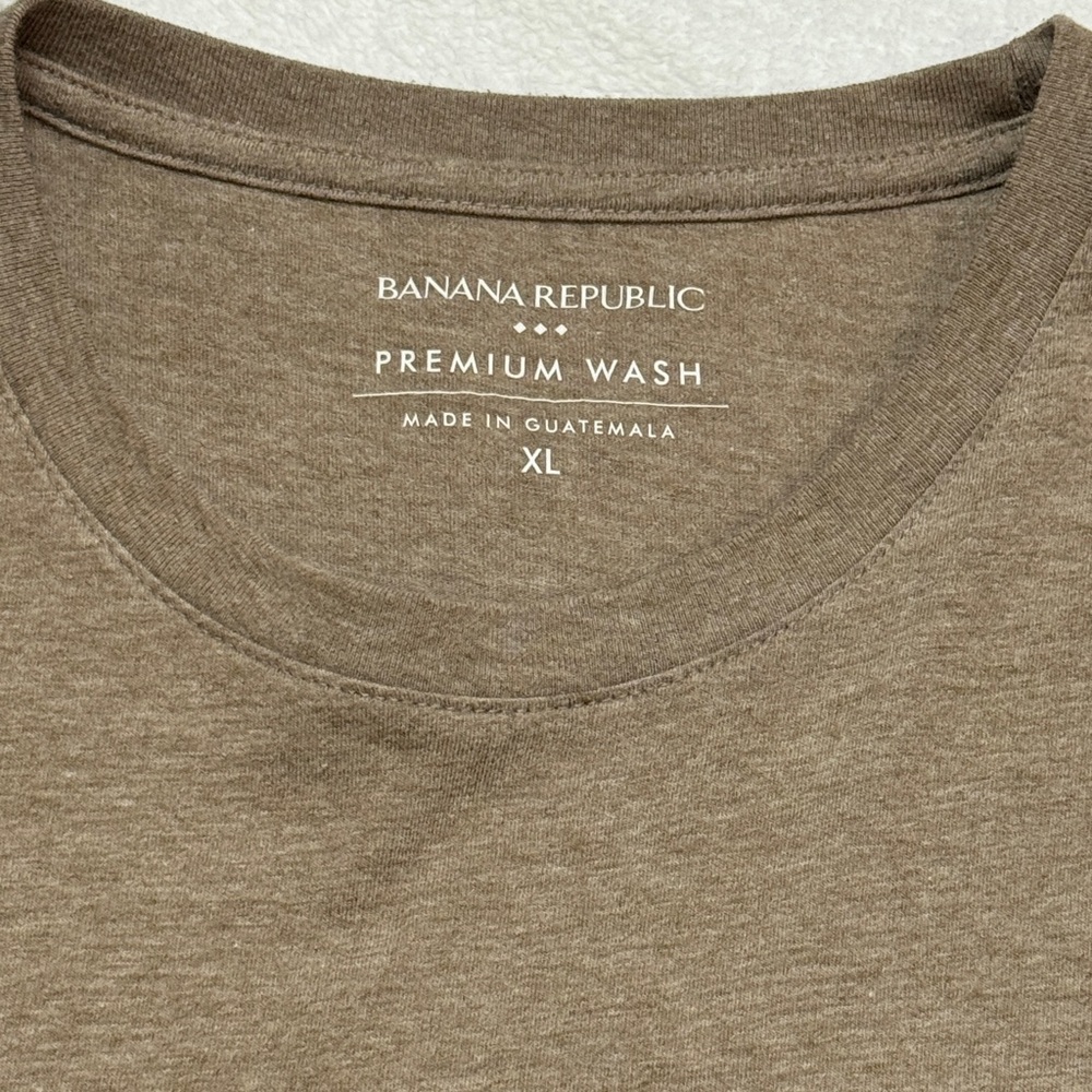 🏜️Banana Republic Tan Desert Scene Tee - Picture 5 of 7